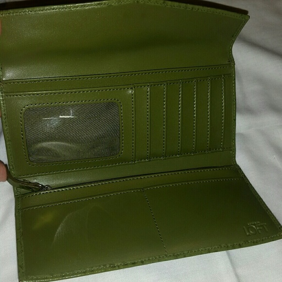 LOFT Green wallet - Picture 2 of 5